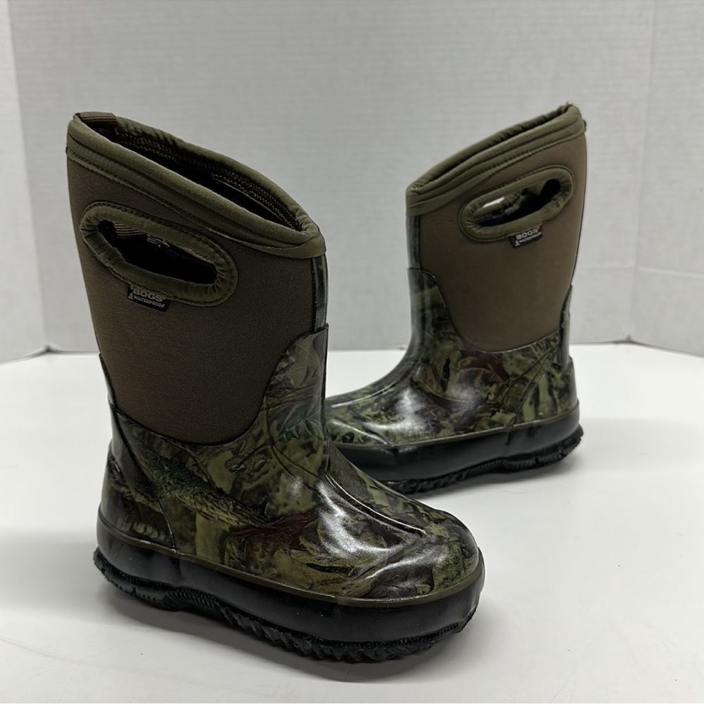 Bogs kids size 9